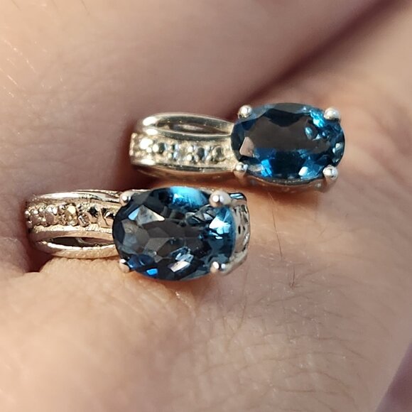 Estate Jewelry - NIB VTG 1.97g 925 2.7cts Silver Pave / Art Deco London Blue Topaz Stud Earrings